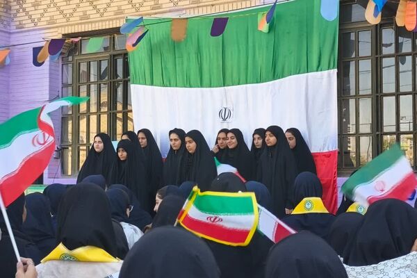 گرامیداشت ایام الله دهه فجر در دبیرستان رضوی شیراز