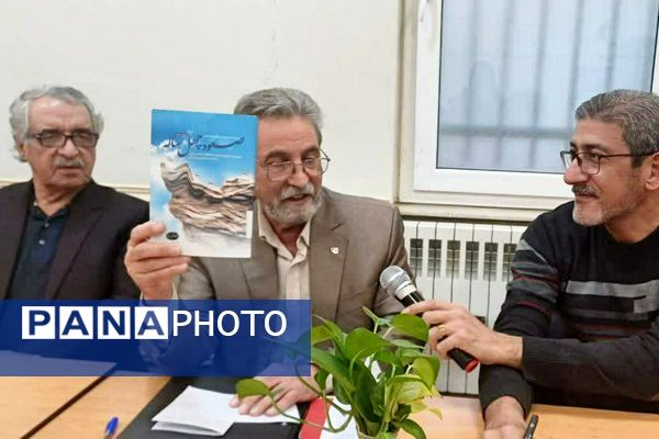 همزمان با دهه فجر، برگزاری برنامه‌های فرهنگی و کتابخوانی در کتابخانه پانزده خرداد پیشوا