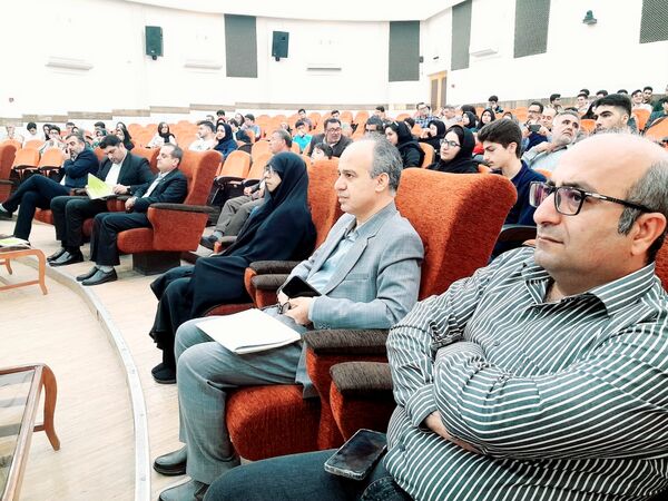 تجلیل از برگزیدگان دبیرستان شهید بهشتی شهرستان بوشهر (1)
