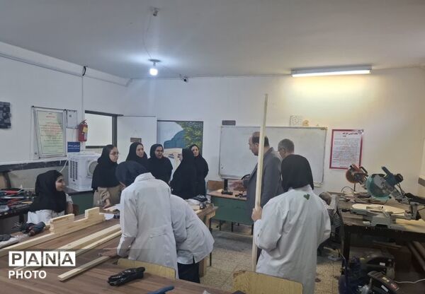 المپیاد علمی و مهارتی شهید محمودی پارسا در هنرستان حضرت زهرا(س) ناحیه 4 کرج 