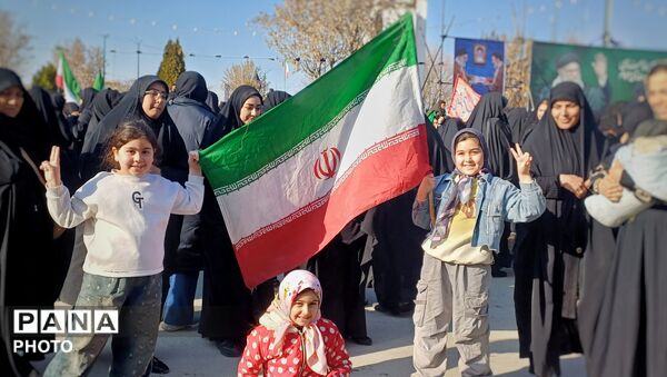  بیعت مردم رزن با سومین رهبر نظام مقدس جمهوری اسلامی ایران