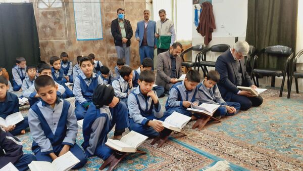 محفل انس با قرآن در مسجد امام سجاد(ع) شهرستان خلیل آباد