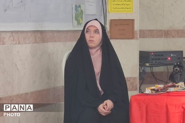 رزمایش رژه اقتدار در دبیرستان بنت الهدی بهارستان‌دو