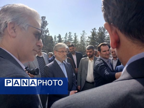دومین روز گردهمایی از صحن دانش تا کرسی قانون‌گذاری 
