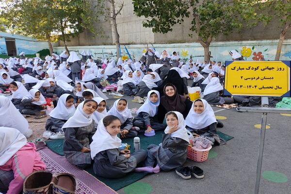 اردوی یک روزه درون مدرسه‌ای در دبستان دخترانه فردوسی 2 ناحیه یک اردبیل