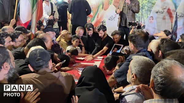 وداع مشهدی‌ ها با لاله‌های خونین خیابان اقبال لاهوری در بلوار وکیل‌ آباد از قاب پانا