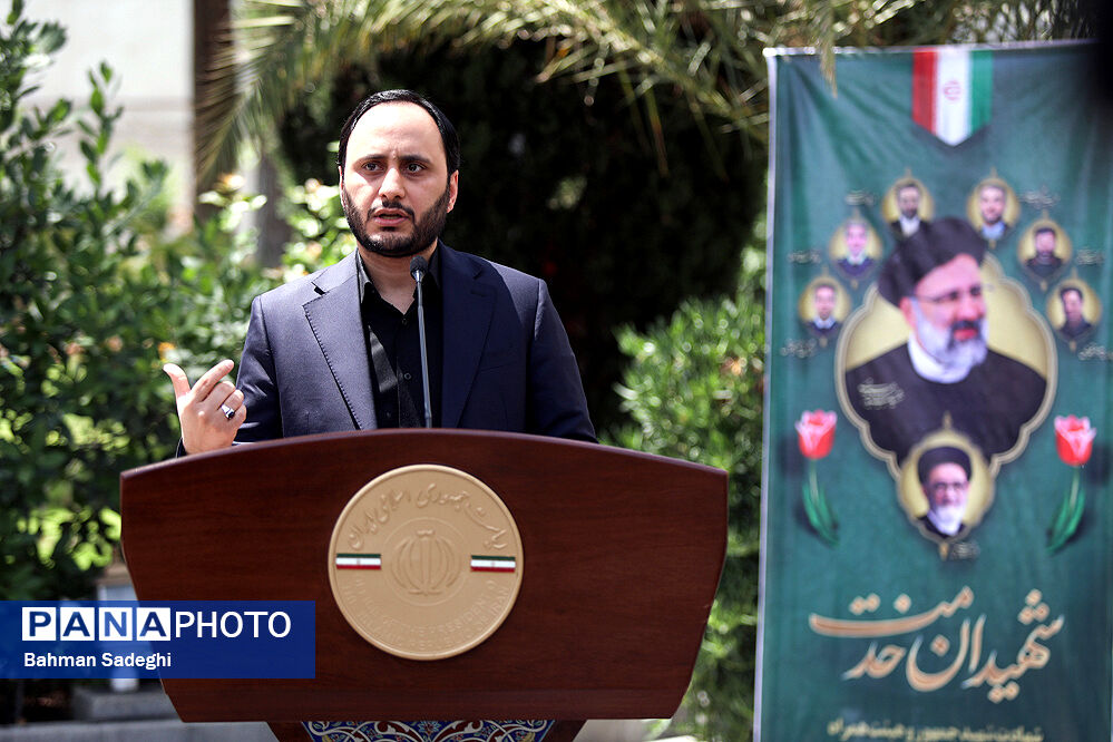 پاسخ بهادری جهرمی به اظهارات روحانی؛ خودتان را به فراموشی نزنید
