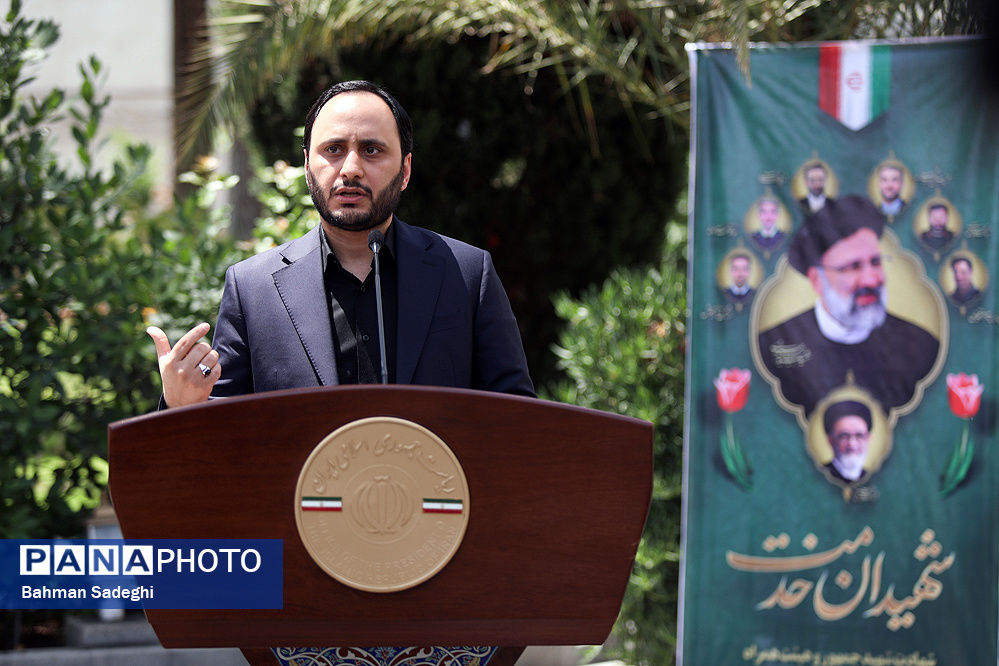 پاسخ بهادری جهرمی به اظهارات روحانی؛ خودتان را به فراموشی نزنید