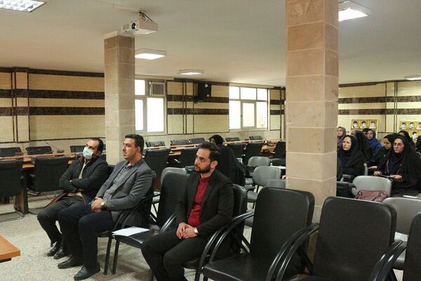 کارگاه اقدام‌پژوهی در فیروزکوه؛ گامی به سوی معلمی پژوهنده