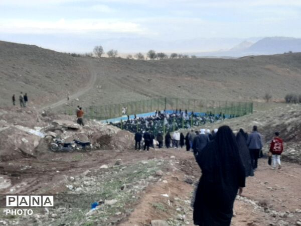 نماز عید سعید فطر در زمین چمن ارزنه
