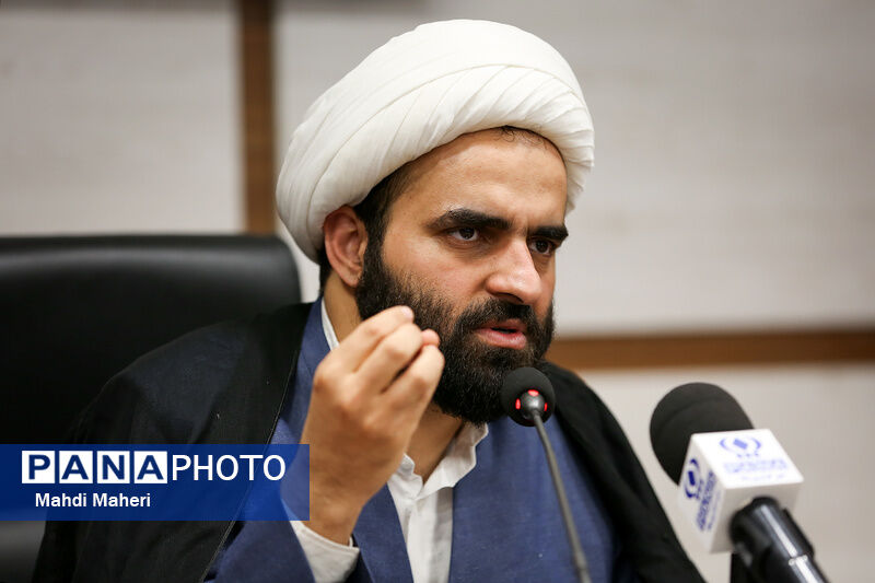 نسخه شفابخش بشریت مکتب اسلام و کتاب قرآن است