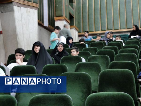 مسابقه حفظ ۱۴ سوره قرآن کریم ویژه سالروز ارتحال امام خمینی(ره) در منطقه ۱۰