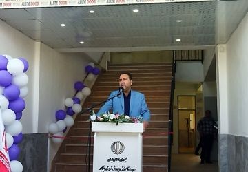 دانش آموزان علاوه بر علم باید درس ایثار ، مقاومت و ایستادگی را هم یاد بگیرند 