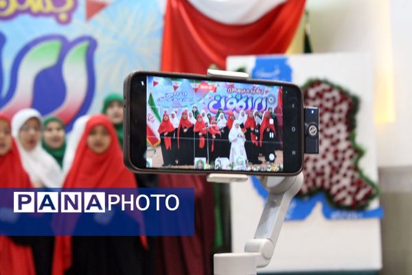جشن ایرانمون در دبیرستان نمونه دولتی مهشید مصلی‌نژاد