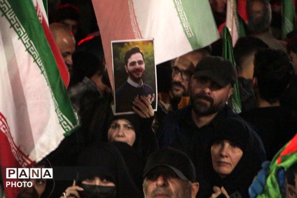 مراسم تشییع پیکر مطهر شهید محمدحسین عزیزی و مادر بزرگوارشان