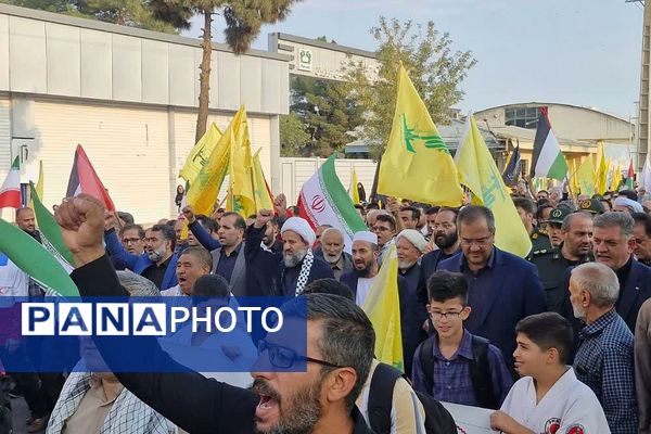 خروش مردم قرچک در پی شهادت دبیرکل حزب‌الله لبنان