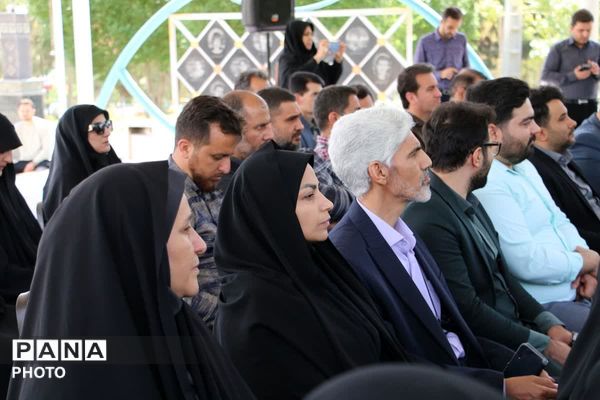 گرامی داشت مقام معلم و آئین گلباران مزار شهدای گمنام