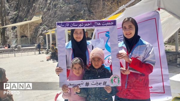خدمات‌رسانی تیم سحر جمعیت هلال احمر فارسان در منطقه گردشگری پیرغار
