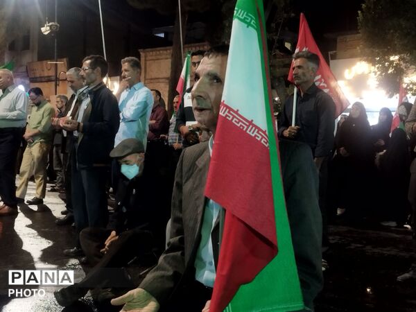 حضور  پر شور مردم در برنامه‌های شبانه حسینیه امام خمینی نیشابور