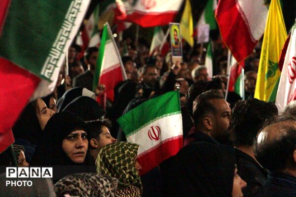 فریادِ تاریخ در تپشِ جمعیت