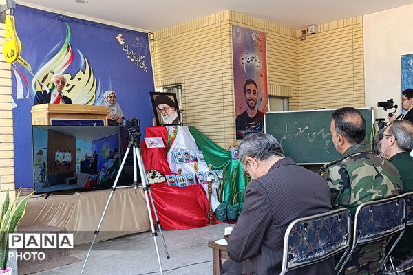 آیین زنگ سپاس معلم در هنرستان نور هل اتی حصار گرمخان