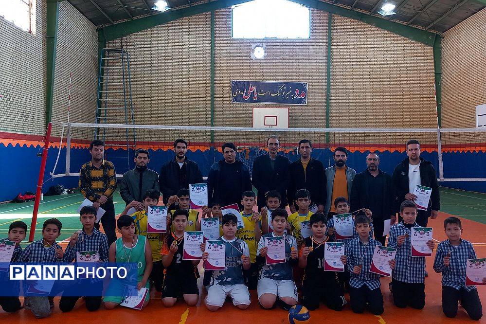 مسابقات والیبال دانش‌آموزان پسر ابتدایی در بهارستان‌ 2
