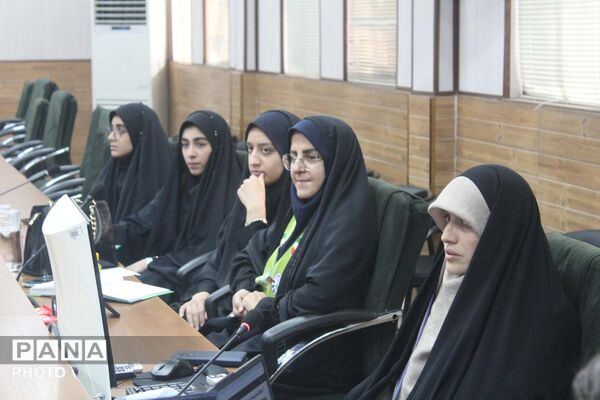 چهاردهمین نشست شورای برنامه ریزی سازمان دانش آموزی استان قم