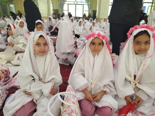بزرگ‌ترین مراسم جشن تکلیف دانش‌آموزان پایه سوم ابتدایی شهرستان مراغه 