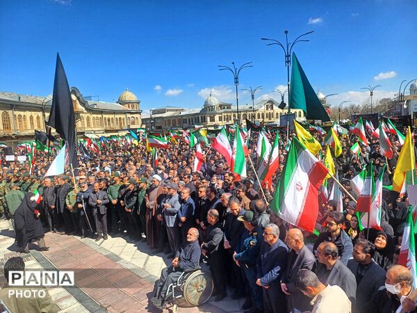 اجتماع باشکوه مردم در میدان امام خمینی(ره) به‌مناسبت چهلمین روز رحلت امام خامنه‌ای