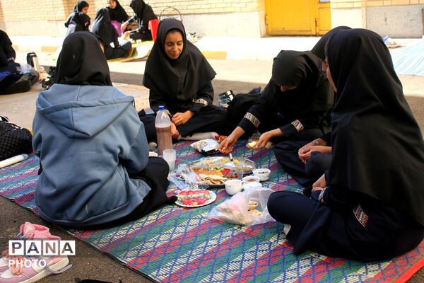 صبحانه سلامت در هنرستان شهید سادلجی؛ گامی برای تقویت بدن و ذهن هنرجویان