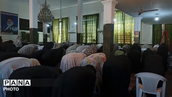اقامه نماز استغاثه مردم کمالشهر کرج در تجمعات شبانه 