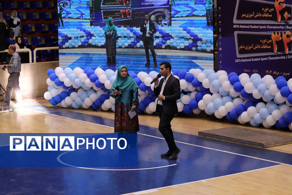 مشعل مسابقات کشوری ورزش دانش‌آموزی در تبریز روشن شد