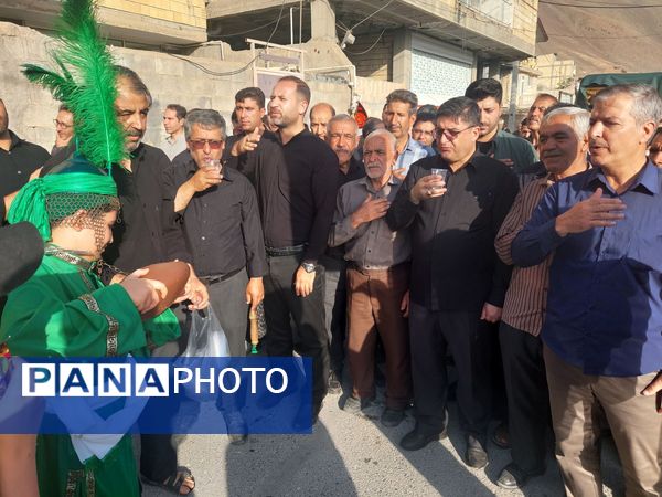 مراسم سوگواری، علم گردانی در روستای گرمدره 