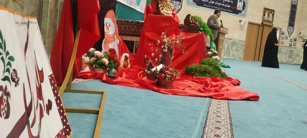 تقدیر از دانش‌آموزان برگزیده ناحیه چهار قم در جشنواره «فردا»