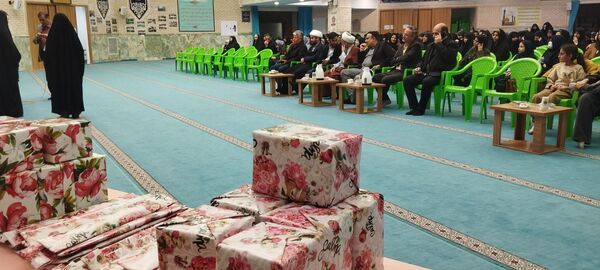 تقدیر از دانش‌آموزان برگزیده ناحیه چهار قم در جشنواره «فردا»
