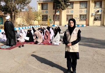 اقامه نماز باران در دبیرستان شهید مجید دهنوی نیشابور 