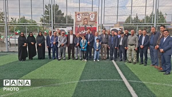 آیین افتتاح یک باشگاه مجهز بدنسازی و دو زمین چمن مصنوعی در شهرستان ساوجبلاغ 