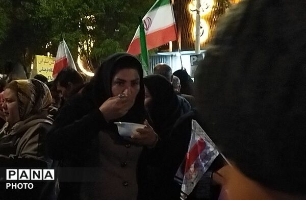 گذری بر فعالیت موکب گروه جهادی ریحانه النبی  در مراسم چهلم رهبر شهید و شهدای میناب 