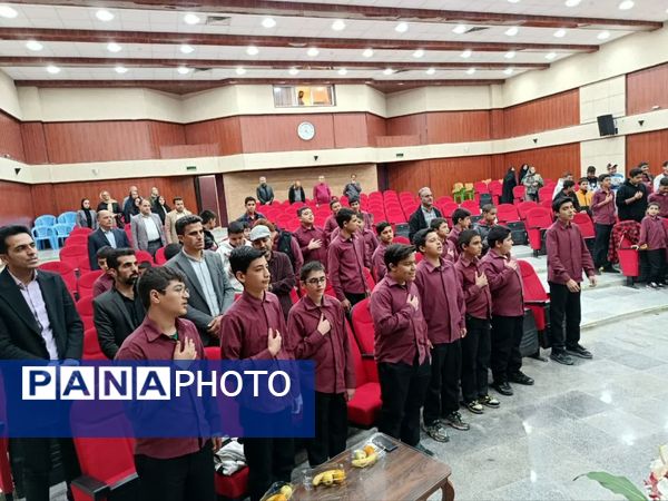 مراسم گرامیداشت روز دانش‌آموز  در دبیرستان حاج مصطفی حاج حسنی