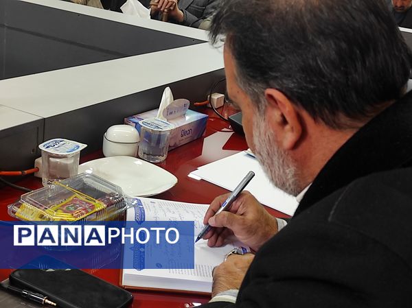  نشست خبری رئیس شورای شهر اصفهان با خبرنگاران