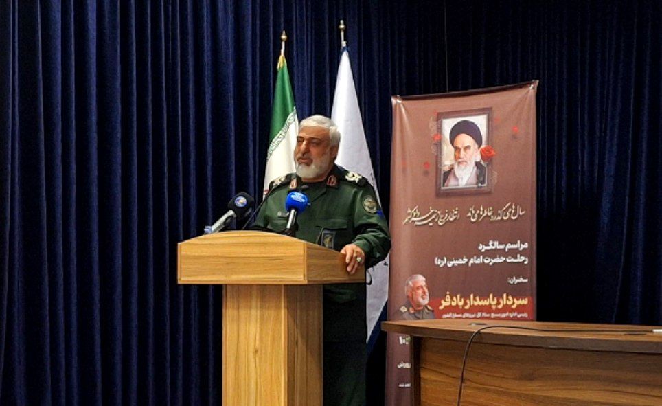 فرزندان این انقلاب باید با روحیه انقلابی درک و تربیت شوند 