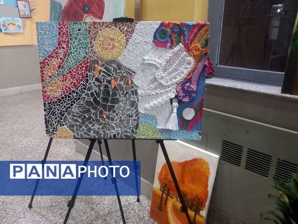 نمایشگاه دستاوردهای هنری دردبیرستان مصلی نژاد