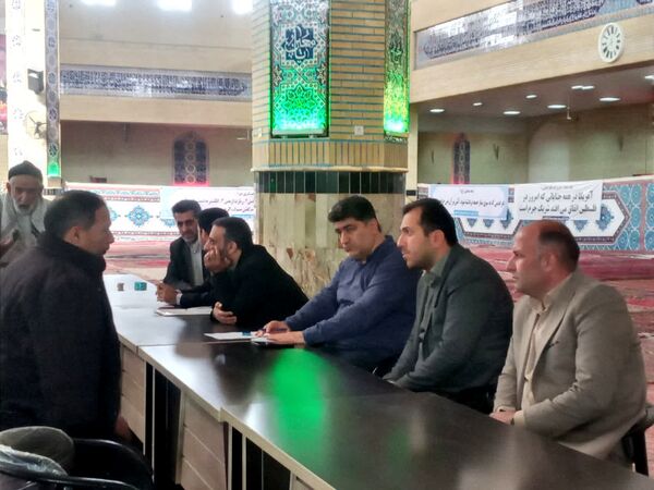 میز خدمت مدیریت آموزش و پرورش اسلامشهر در مصلی نماز جمعه اسلامشهر
