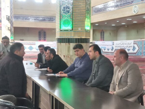 میز خدمت مدیریت آموزش و پرورش اسلامشهر در مصلی نماز جمعه اسلامشهر