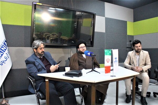 نشست صمیمی «محمد عکاف» با مدیران روابط عمومی نواحی آموزش و پرورش قم