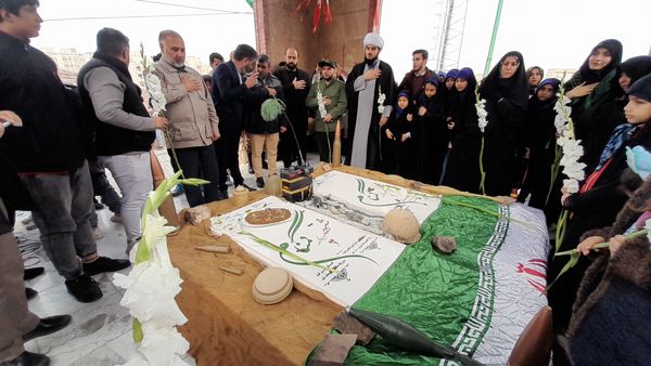 تجدید میثاق مردم صفادشت با شهدای گمنام