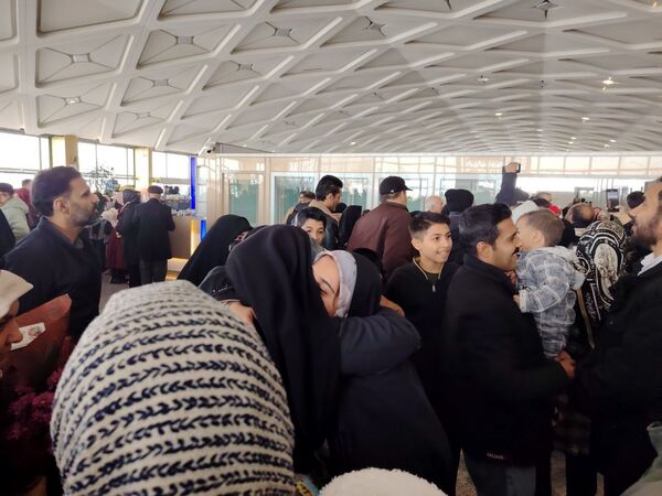 بازگشت کاروان‌های دانش‌آموزی حج عمره از ۶ استان کشور از ایستگا ه پروازی مشهد