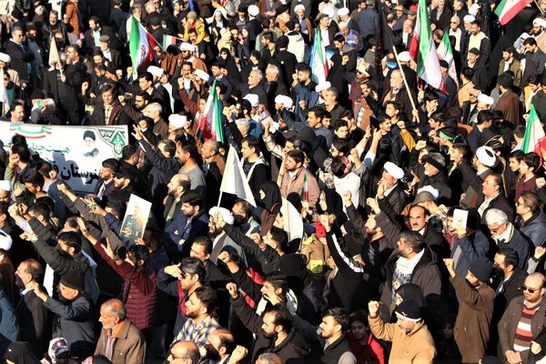 جلوه‌های حضور نوجوانان در راهپیمایی 22 دی مردم قم