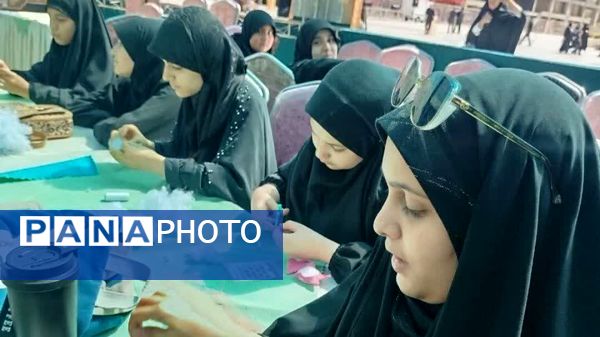 خدمت رسانی موکب سوغات و هنر دختران نوجوان مشهدی 