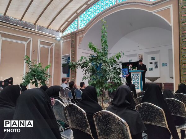 آغاز به کار انجمن تخصصی شعر و ادب دانش آموزی یزد